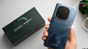 iQOO 15 smartphone launch specs price and India timeline