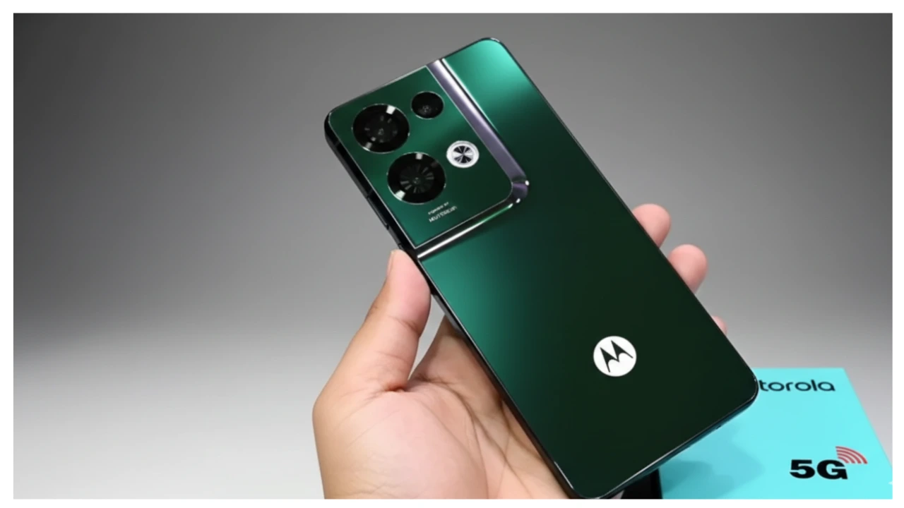 Motorola budget smartphone with 300MP camera and long battery life